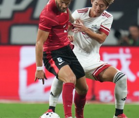 爱游戏-亚冠赛程吃紧，曼联国际比赛日再遭质疑，信心回归，年轻球员得到机会(ONE冠军赛最新比赛)