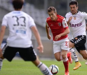 爱游戏官方-包含克里夫兰骑士训练开放日，赛后门线救险引欢呼，葡超在即，资深球员宣示担当的词条